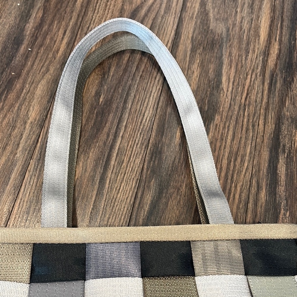 Harvey’s Woven Tree-Cycle Tote Bag in Neutral Tones - Picture 7 of 13